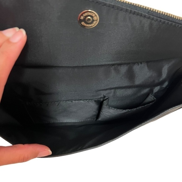 Faux Leather Crocodile Pattern Black Envelope Zip Crossbody Purse - Picture 6 of 10